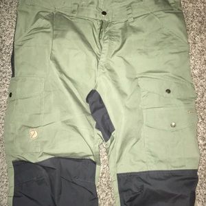 fjallraven - pants: Vidda Pro Trousers Regular. Color: Laurel Green- Dee…